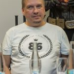 Arakain křtí komiksovou trilogii Metal: Temné noci a přebírá Zlatou desku, Lukáš Doxa Doksanský
