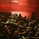 Kataklysm, crowdsurfing fans/foto: Honza Švanda