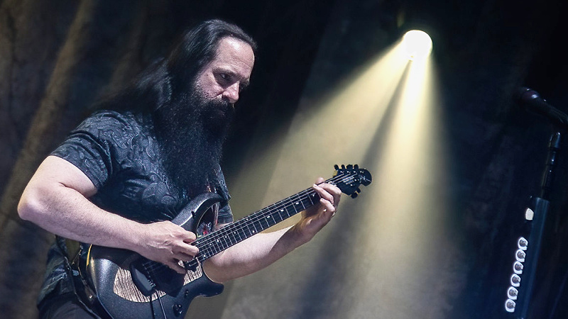 Dream Theater, John Petrucci/foto: Petr Hanč