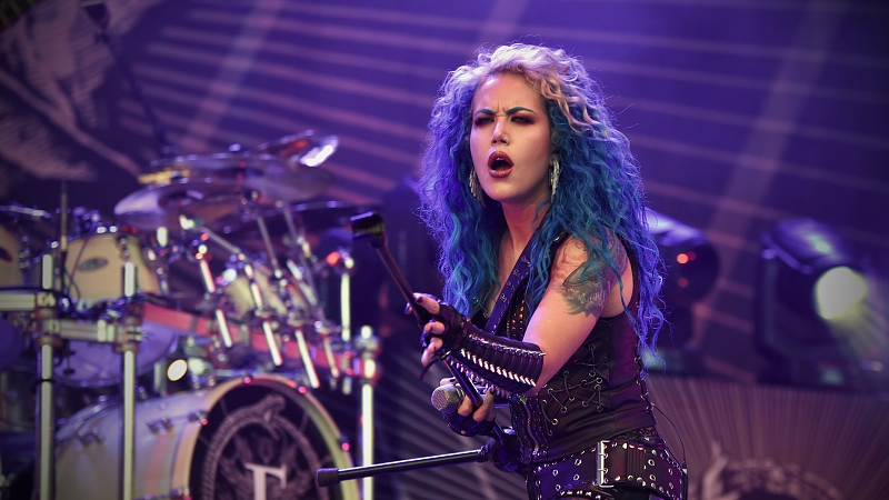 Arch Enemy, Alissa White-Gluz/foto: Honza Švanda