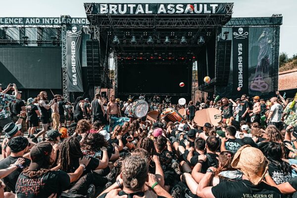 Brutal Assault, areál, stage a fans/foto: Jakub Smolík
